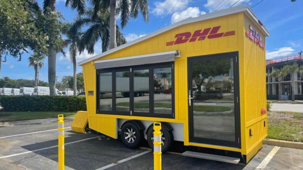 popup-store-DHL-1024x576